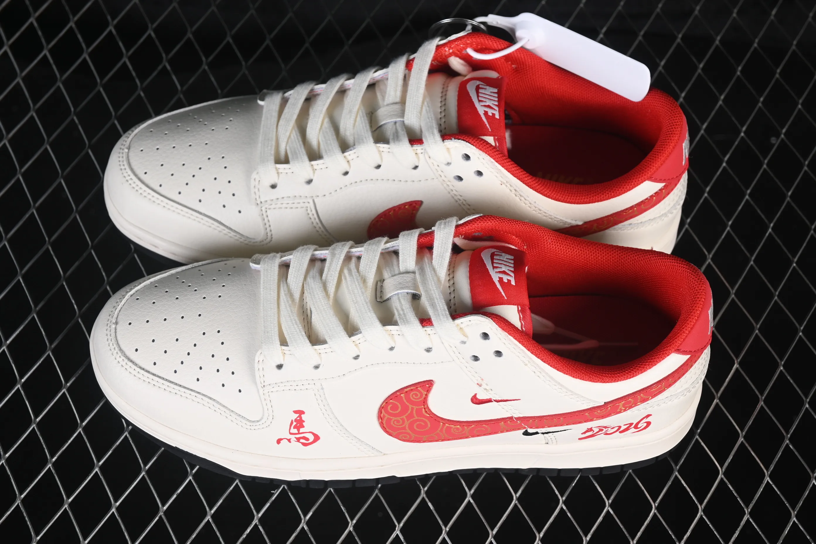All categories Nk SB Dunk Series Nk SB Dunk Low High-end customized low-top sneakers Nike SB Dunk Low Limited to the Year of the Horse High-end customized low-top casual skateboard shoes MZ9588-861